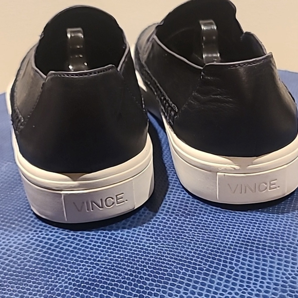 Vince black leather slip on sz.8.5 M.. (#1104) EC. - Picture 3 of 11
